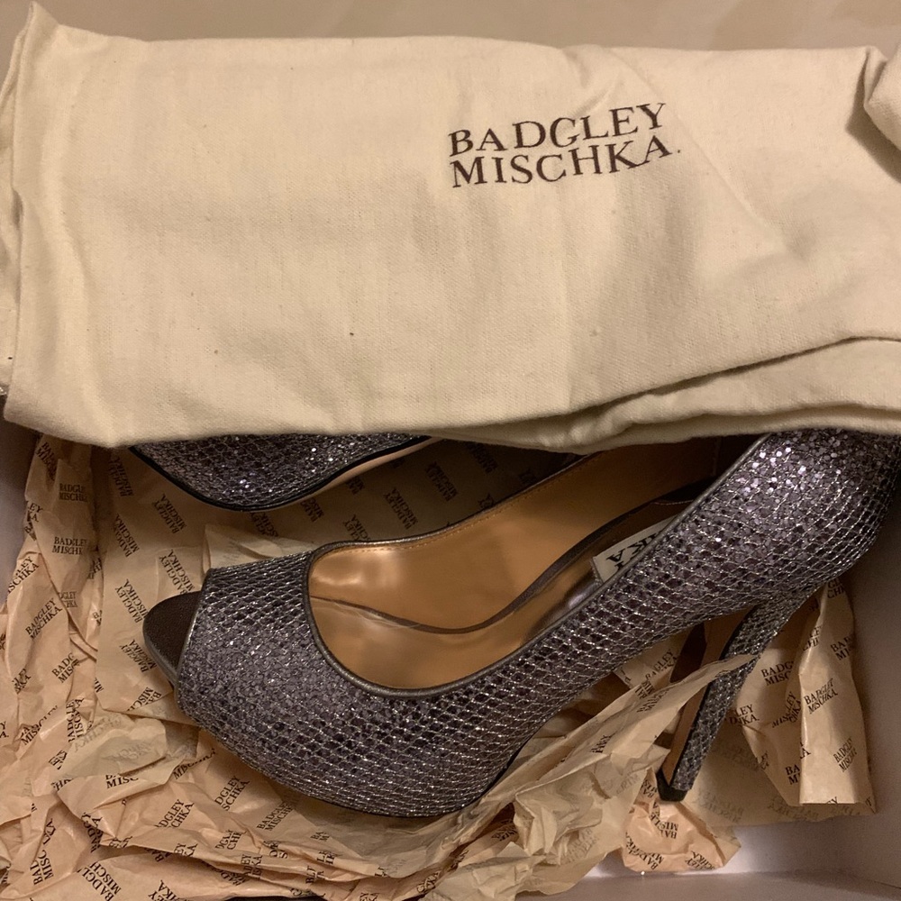 Women Badgley Mischa High Heels Silver Glitter Shoes 6M BNIB